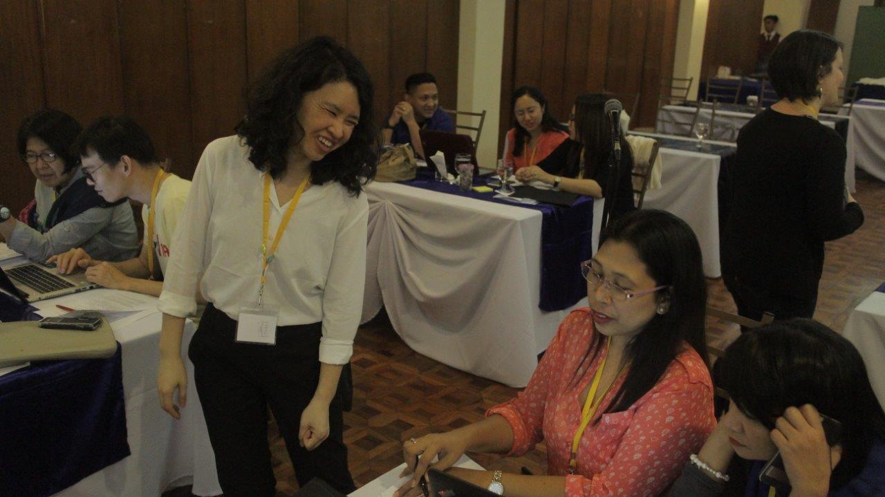 Yvonne Ng (MIAP '08) with Personal Digital Archiving workshop participants for SEAPAVAA 2017 in Manila.
